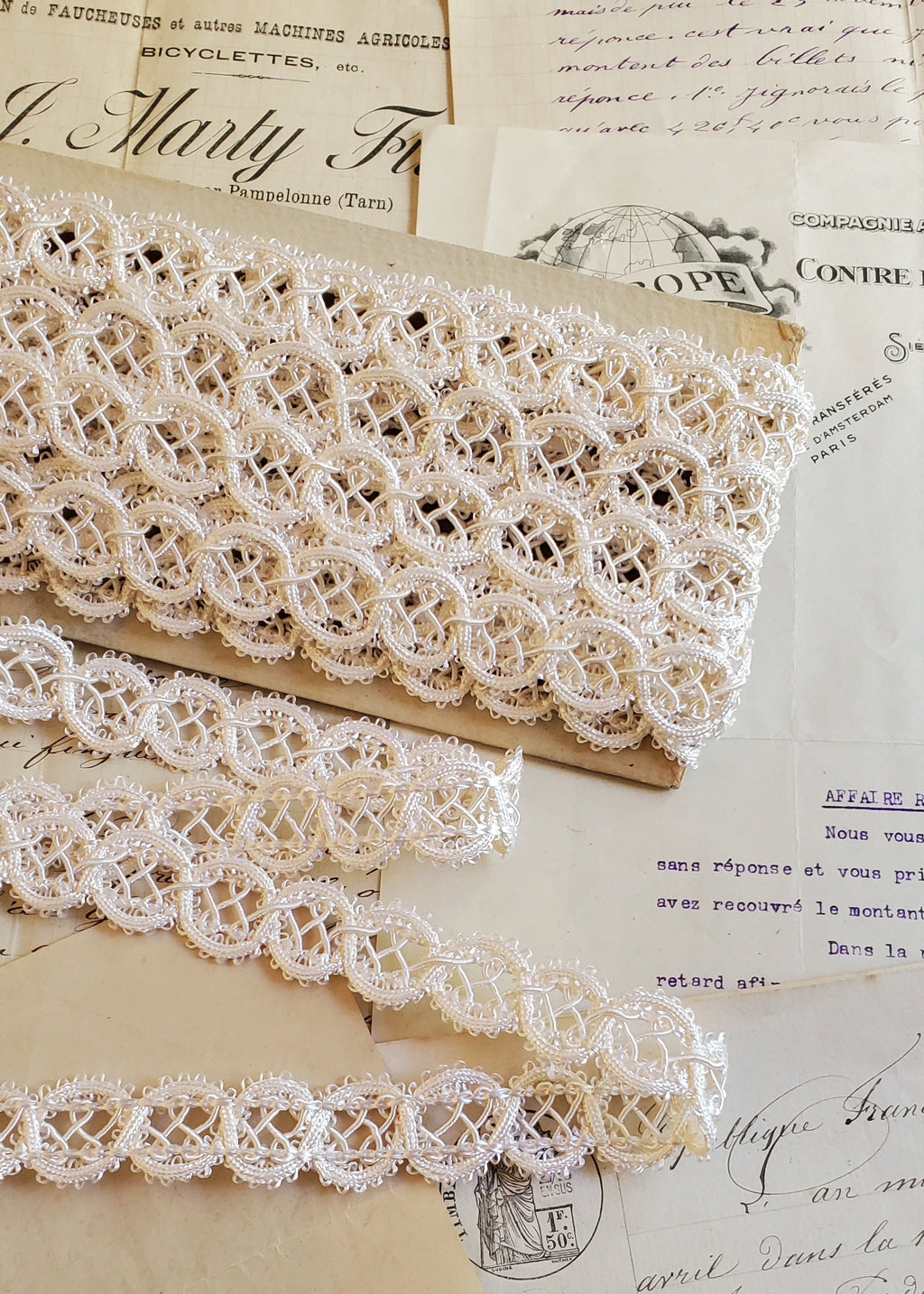 Vintage White Gimp Lace Trim