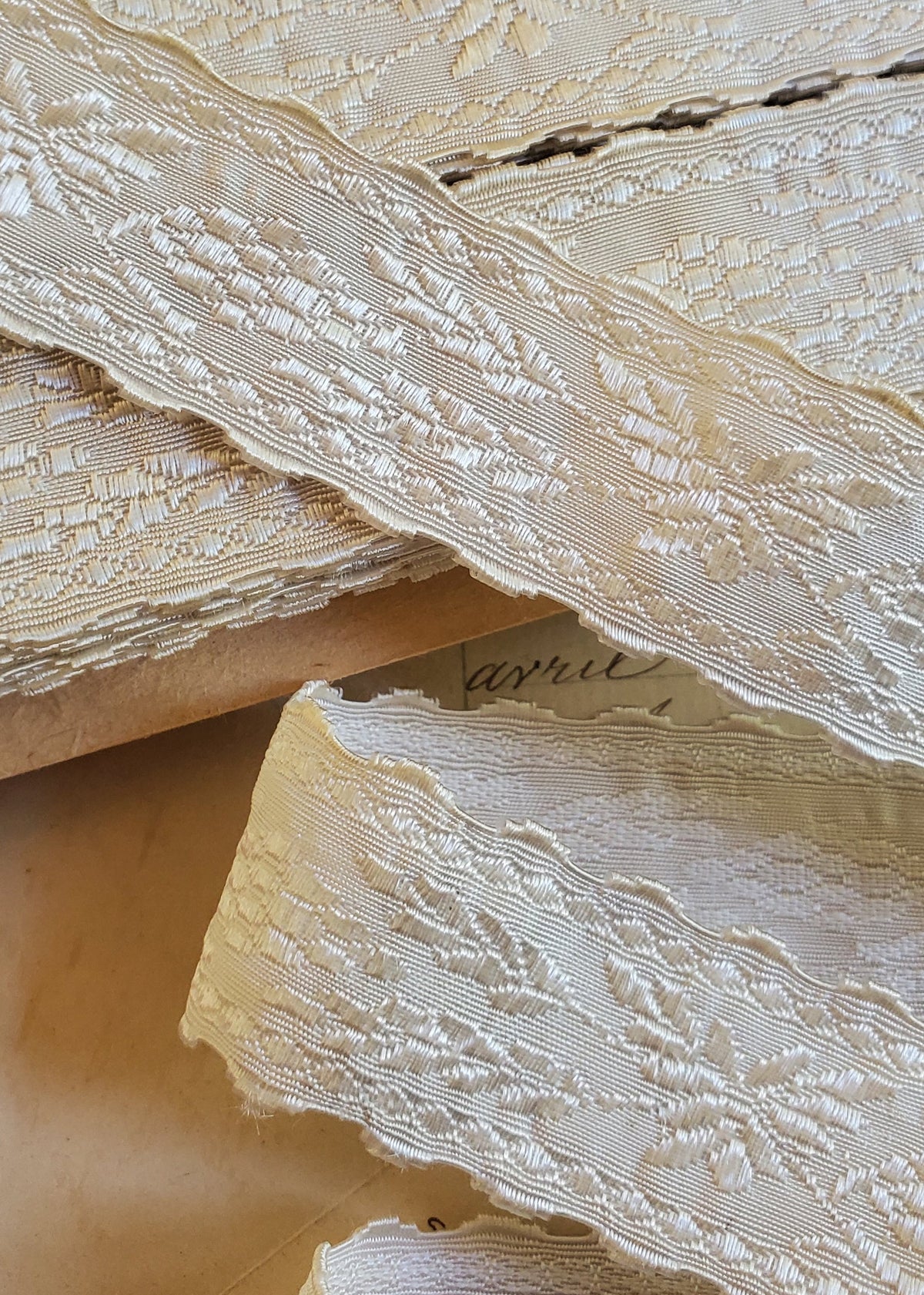 Antique Jacquard with Picot Edge