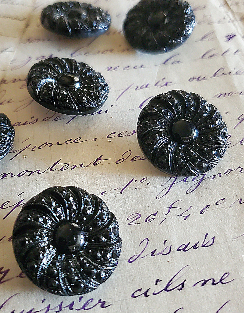 6 Glass Black Swirl Buttons