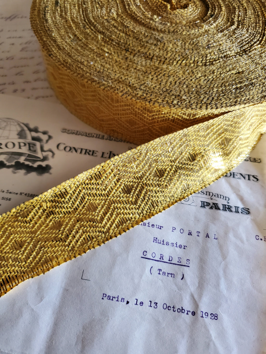 Antique Gold Plate and Cotton Geometric Trim