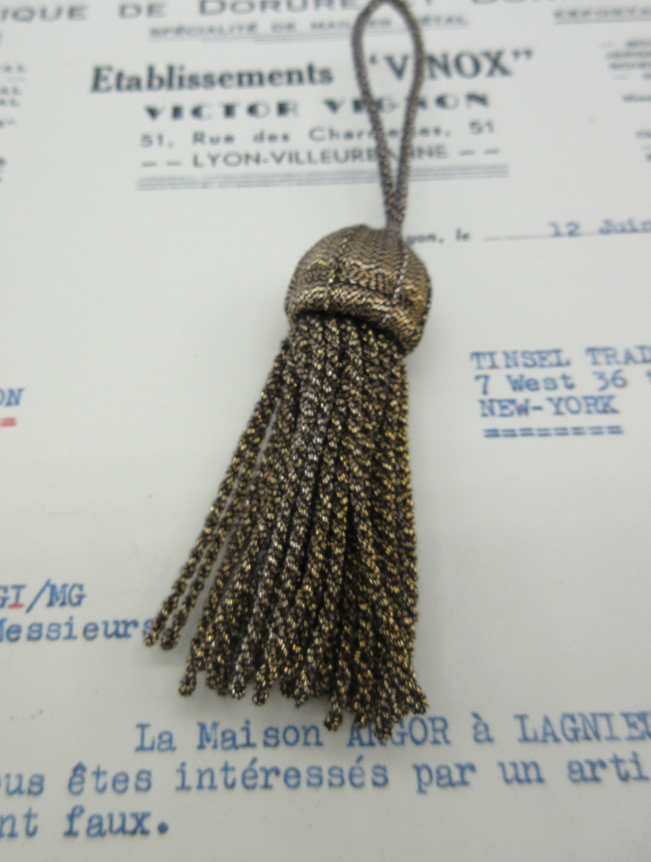 Metallic Tassels w/Round Top & Twisted Fringe