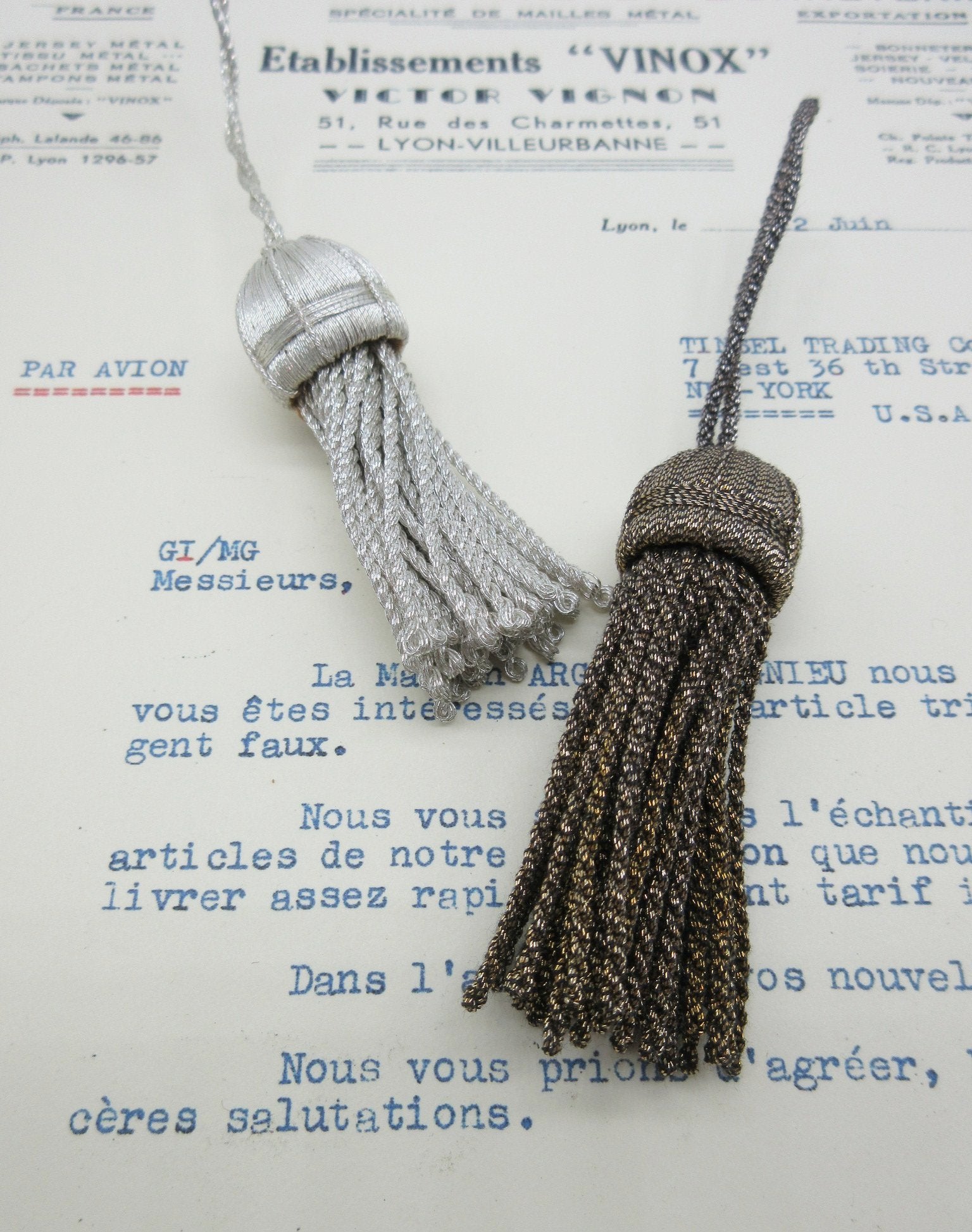 Metallic Tassels w/Round Top & Twisted Fringe
