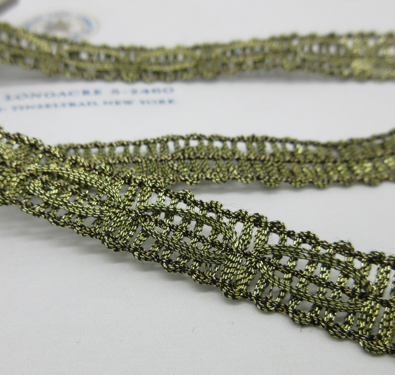 Dark Gold and Silver Metallic Trim W/Oval - 2 Yards