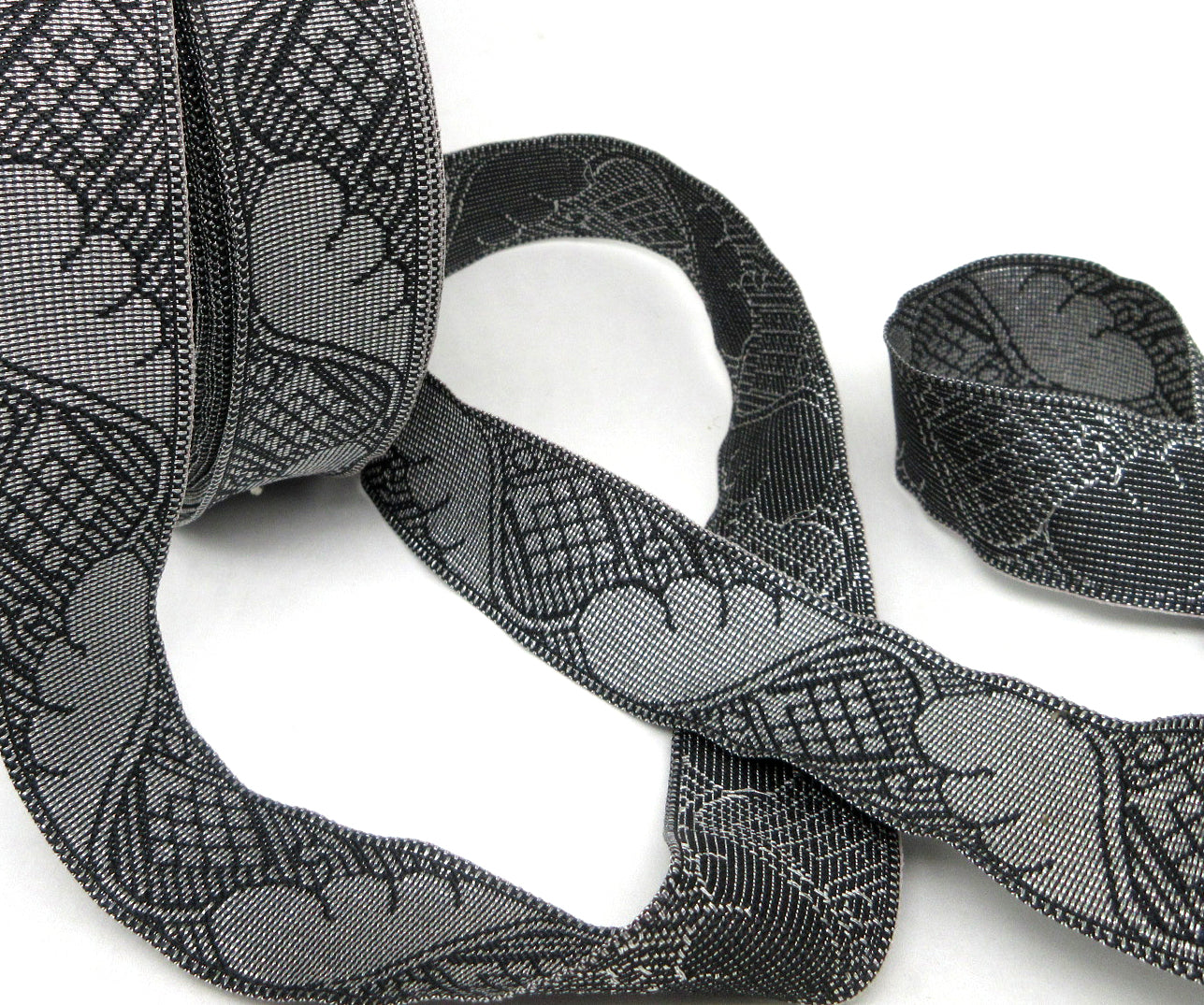 Pewter Trim w/Wing Design 4 sizes 2 Yards