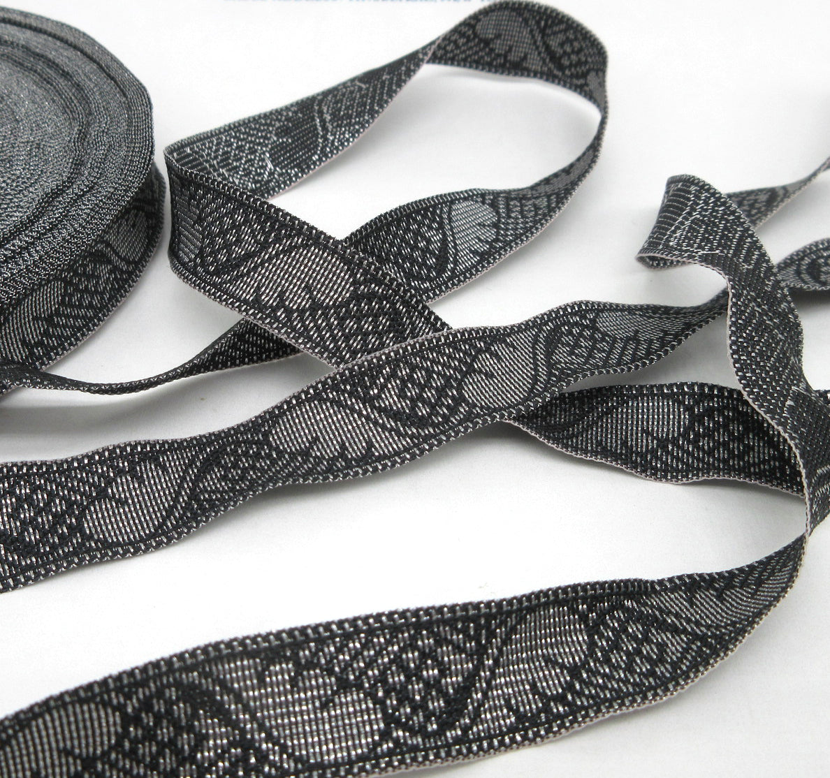 Pewter Trim w/Wing Design 4 sizes 2 Yards