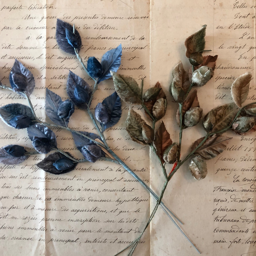 Velvet Leaf Spray W/Buds 2 colors
