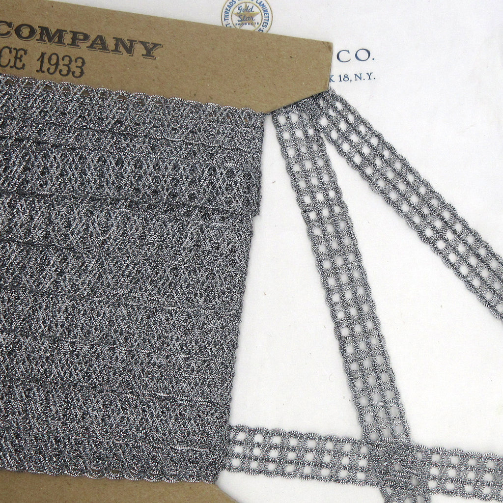 Triple Ring Silvers Metallic Trim 3/4"