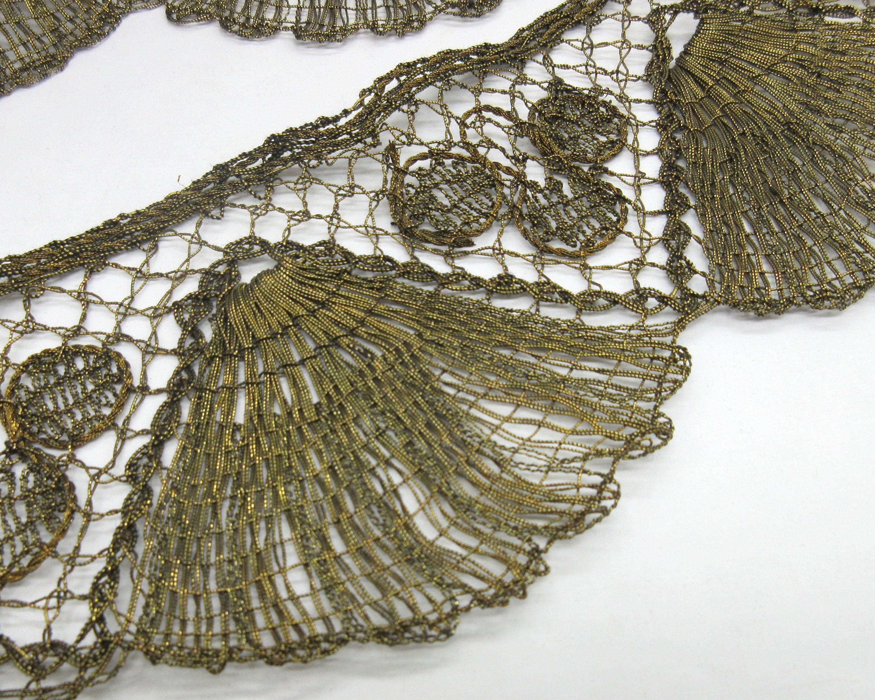 Antique Gold Metallic Decorative Fan Lace Trim