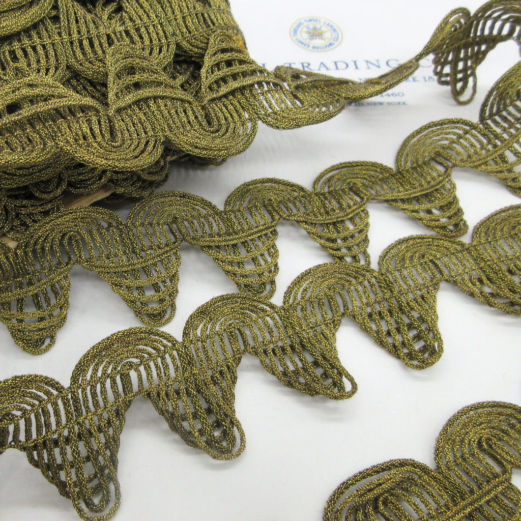Gold Scalloped Trim 1 5/8"