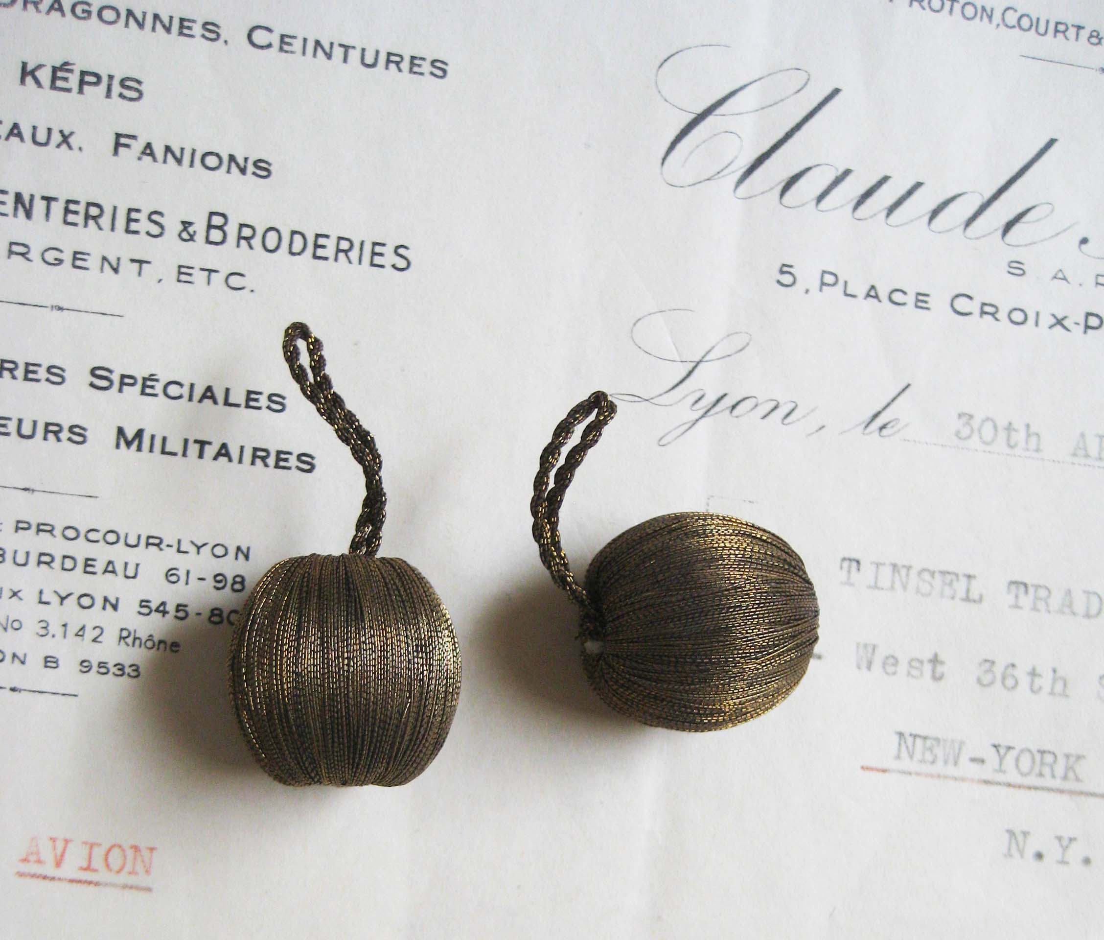 Pr Dark Gold Metallic Large Ball Bobbles