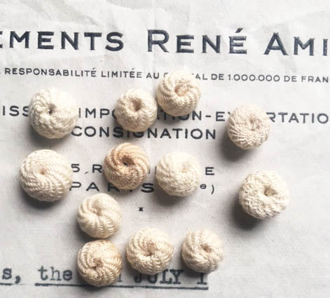 Cream Victorian Buttons - 1 Doz