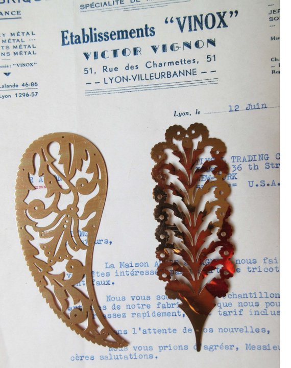 French Gold Theater Sequins 10 pcs