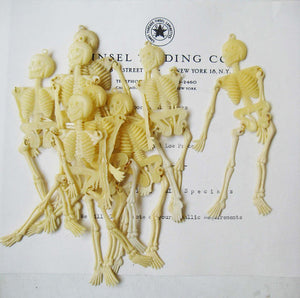 Plastic Skeletons 10 pcs