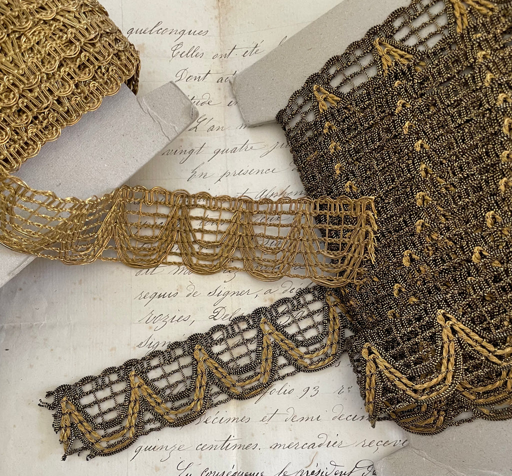 Wide  Gold Scallop Metallic Trim 1 3/8" 2 Colors