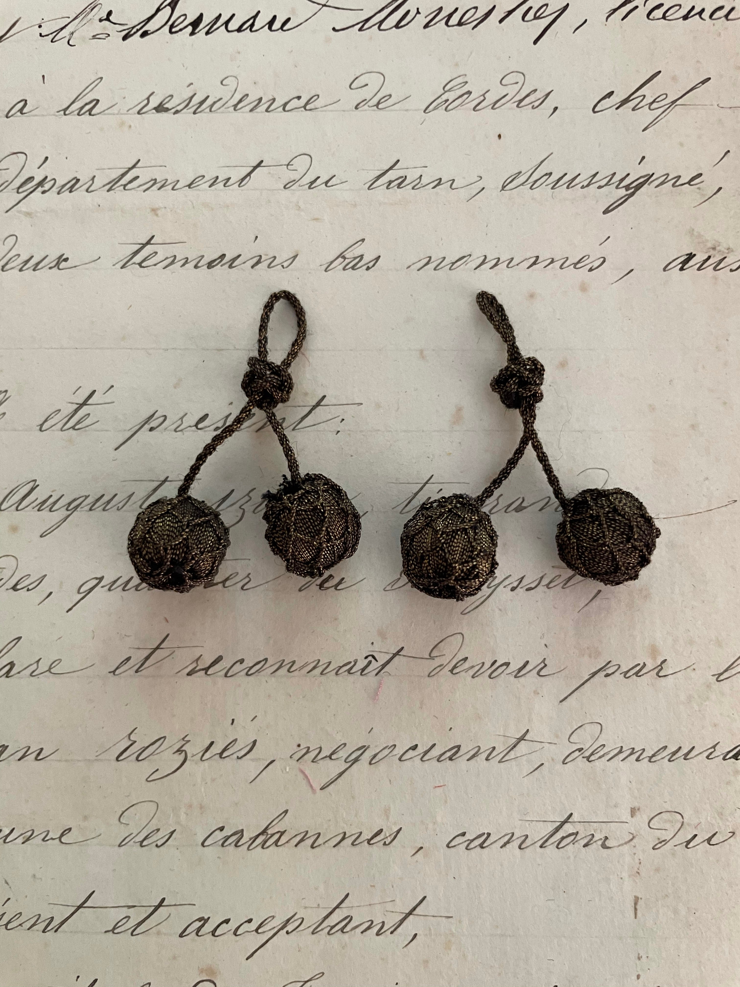 Pr Dark Gold Metallic Netted Ball Bobbles
