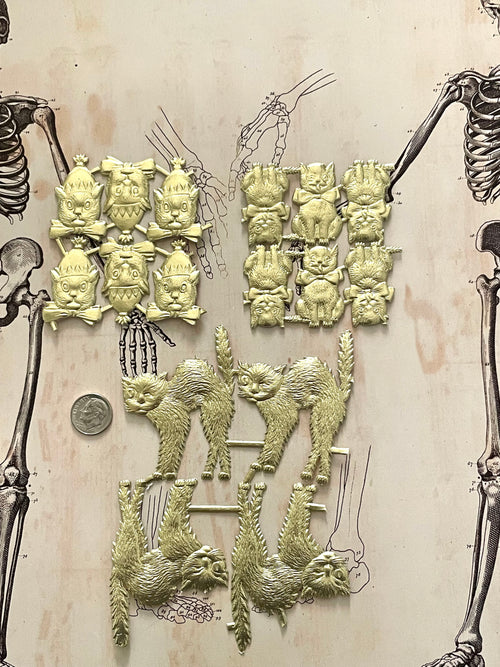 2 Assortments Cat Halloween Dresden
