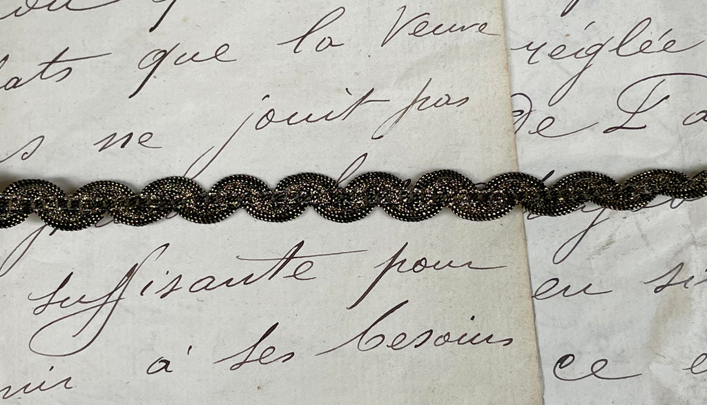 Wavy Metallic Trim 7/16" 3 Colors