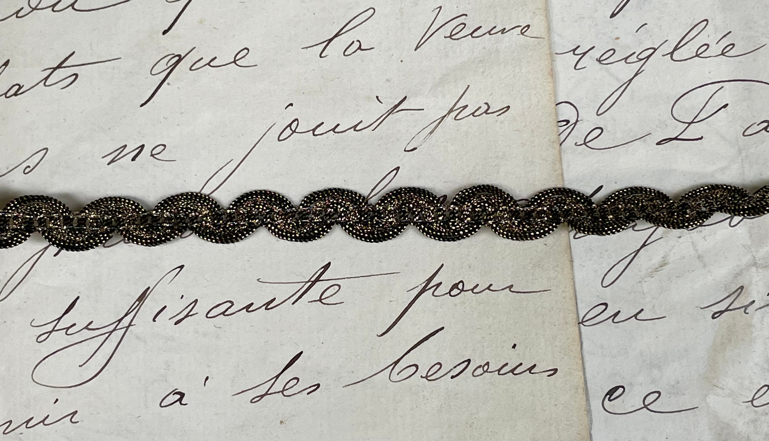 Wavy Metallic Trim 7/16" 3 Colors