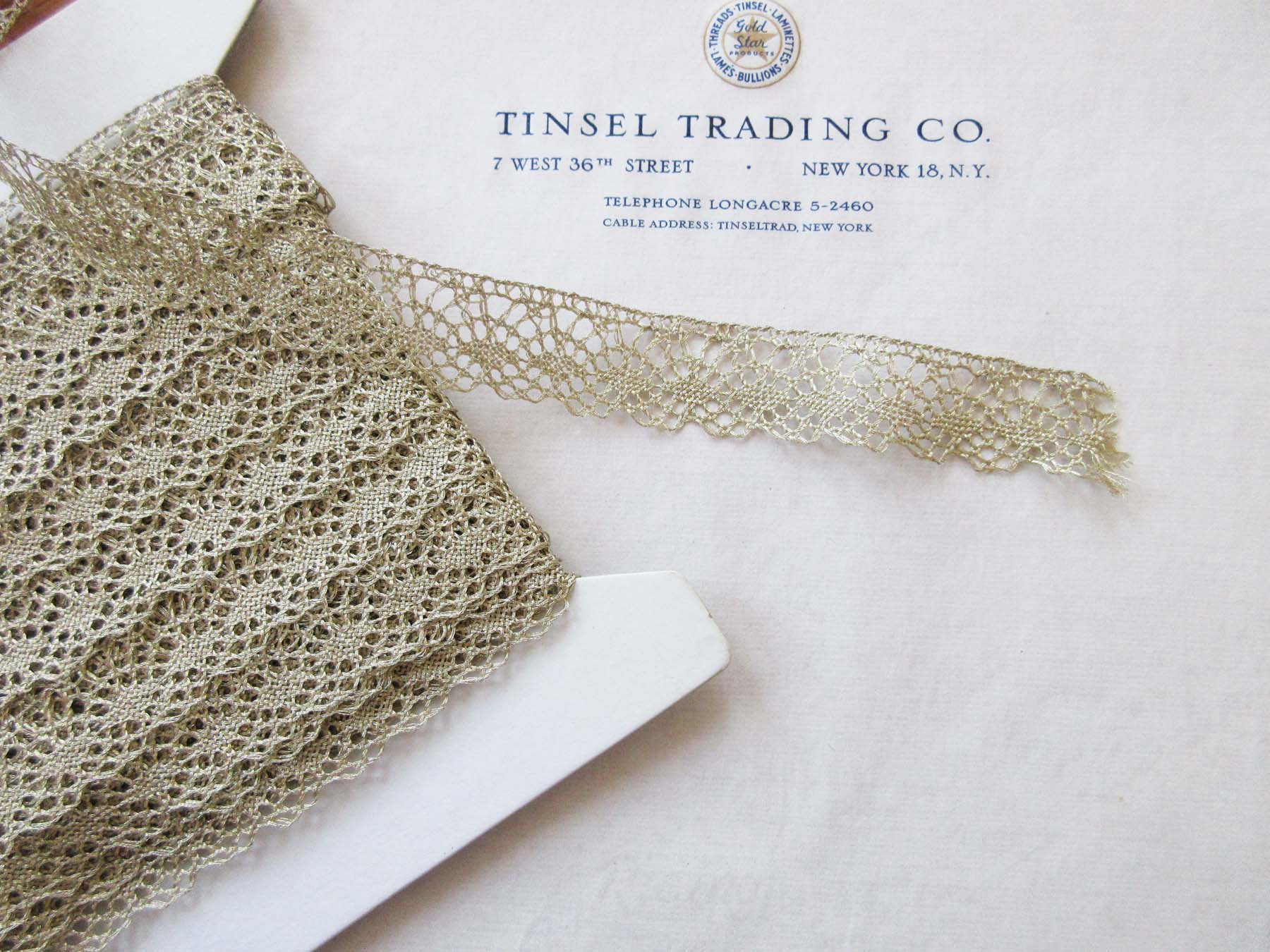 2 yds Light Gold Metallic Scallop Lace Trim 7/8"